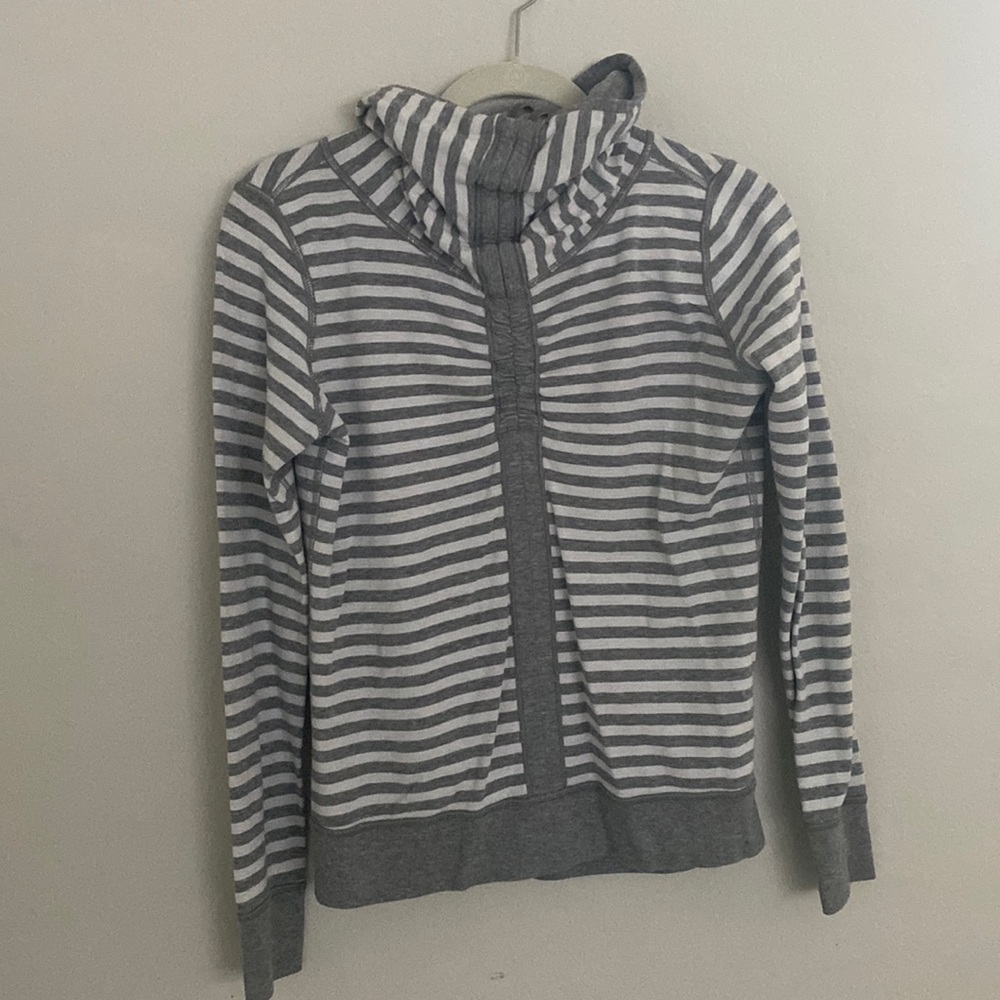 Lululemon reversible  tunic sweatshirt with thumb holes
